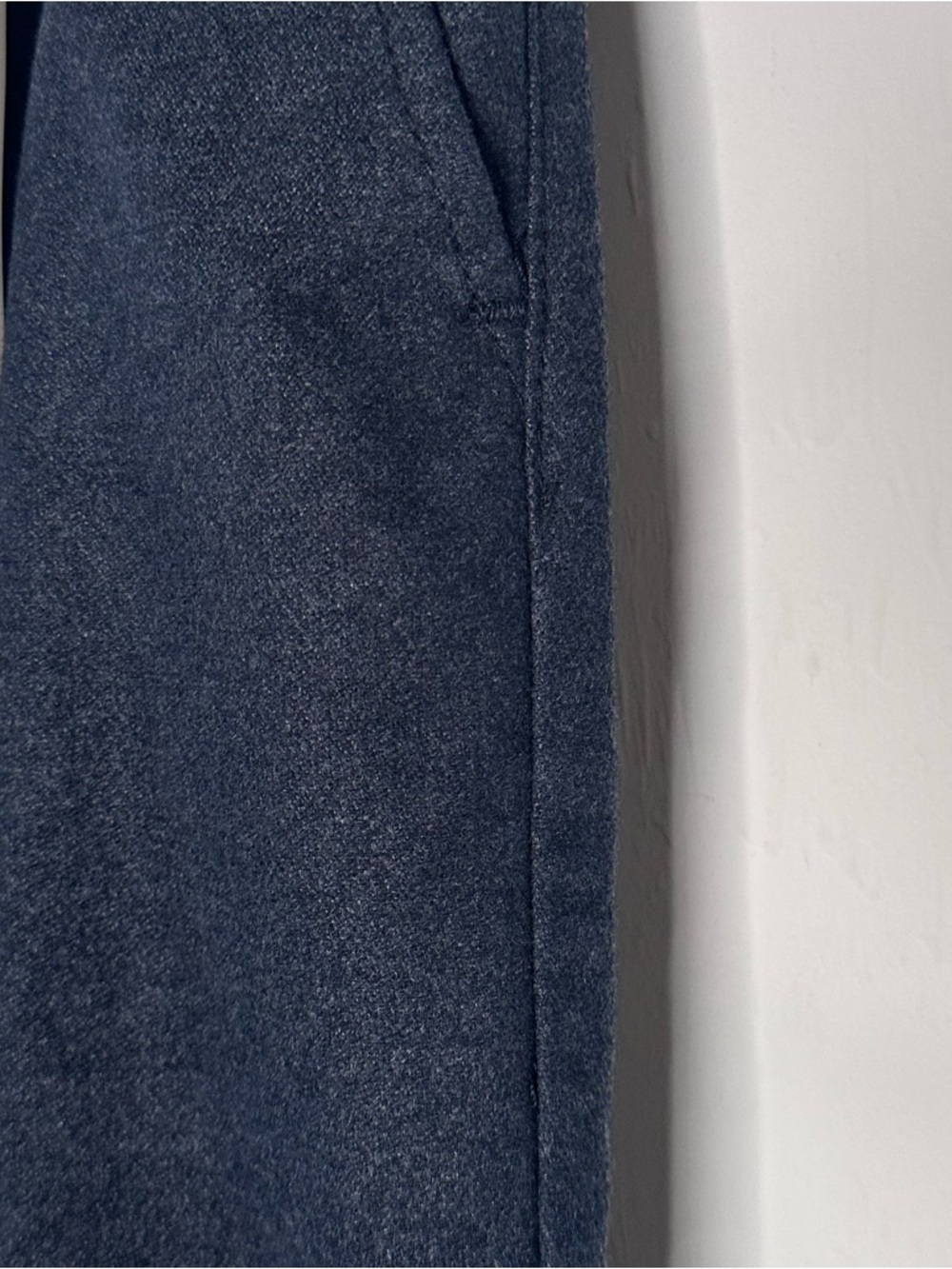 New! AG The Caden Tailored Trouser Color:GPOW 27 - Picture 5 of 9